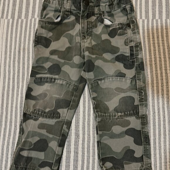 Gap Toddler Camo Pants 2T - Picture 1 of 4